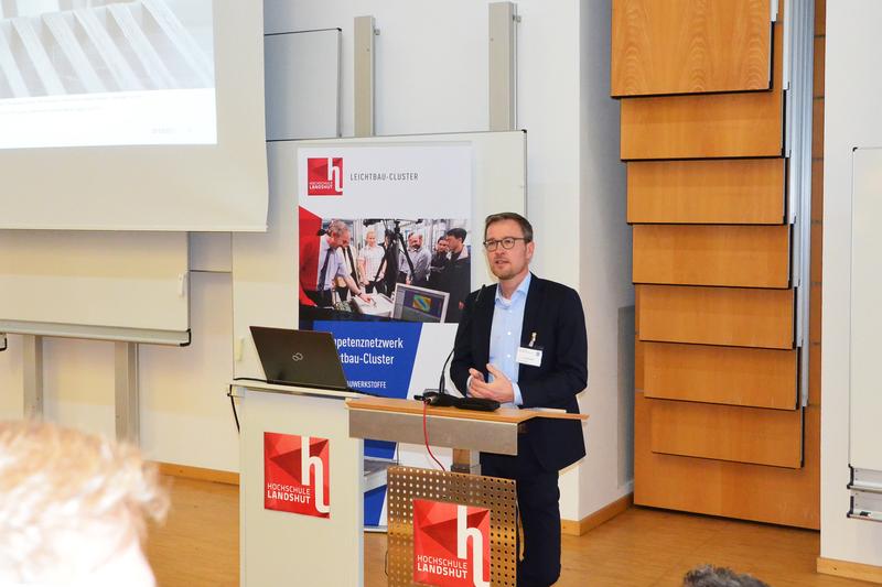 Vielfältige Themen rund um den Leichtbau bot das 8. LLC, Prof. Dr. Peter Middendorf (Uni Stuttgart) referierte über CFK-Trends.