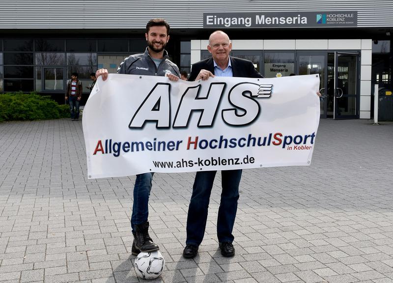 von links: Sebastian Mooz und Prof. Dr. Werner Hecker 