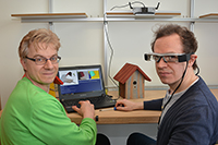 Dr. Kai Essig und Dr. Matthias Schröder (v.l.) entwickeln zusammen mit Professor Dr. Thomas Schack die intelligente Brille Adamaas. 