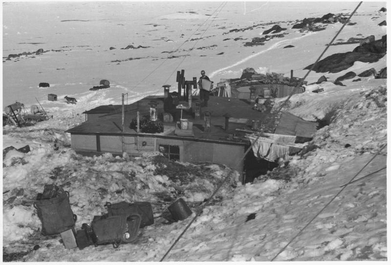 Der Wettertrupp „Haudegen“ wurde als letzte Einheit der Wehrmacht im Zweiten Weltkrieg am 4. September 1945 aus seiner Stellung nordöstlich von Spitzbergen evakuiert. 