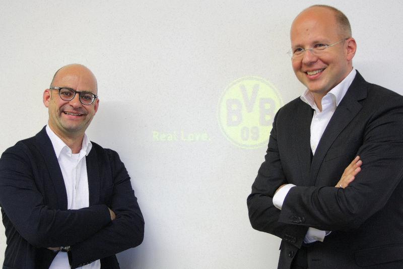 Dr. Robin Steden, Legal Counsel und Head of Investor Relations bei Borussia Dortmund (re.), und Prof. Dr. Henning Zülch, Lehrstuhlinhaber an der HHL Leipzig Graduate School of Management. 