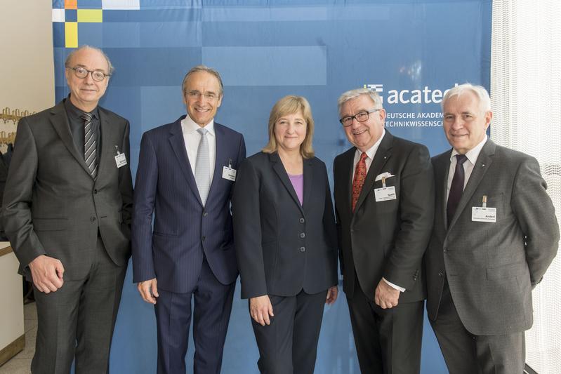 v.l.n.r.: J. Buchmann (TU Darmstadt), K.-H. Streibich (Software AG), E. Kühne-Hörmann (Hessische Justizministerin), D. Spath (acatech Präsident), R. Anderl (Vize-Präsident Mainzer Akad. d. Wissensch.)