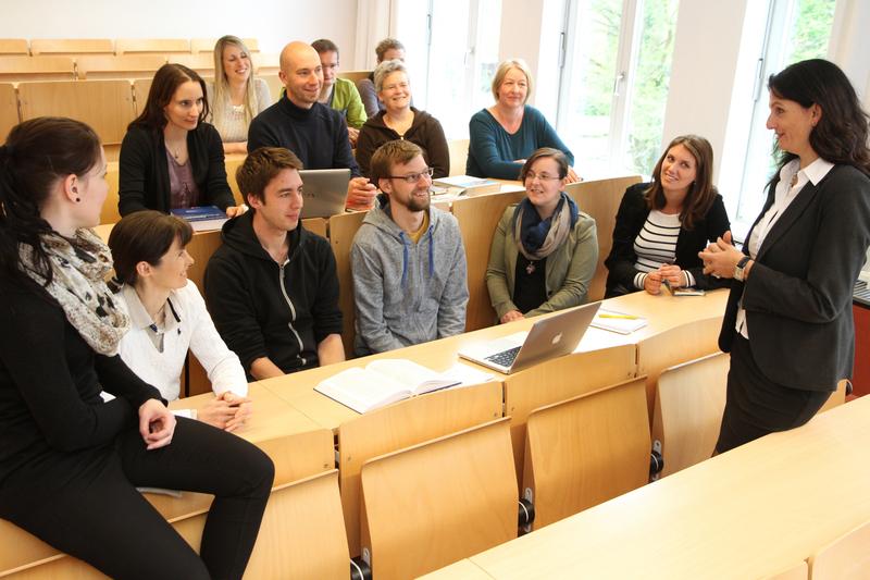 Der direkte Kontakt mit Studierenden liegt Prof. Dr. Frauke Koppelin besonders am Herzen.