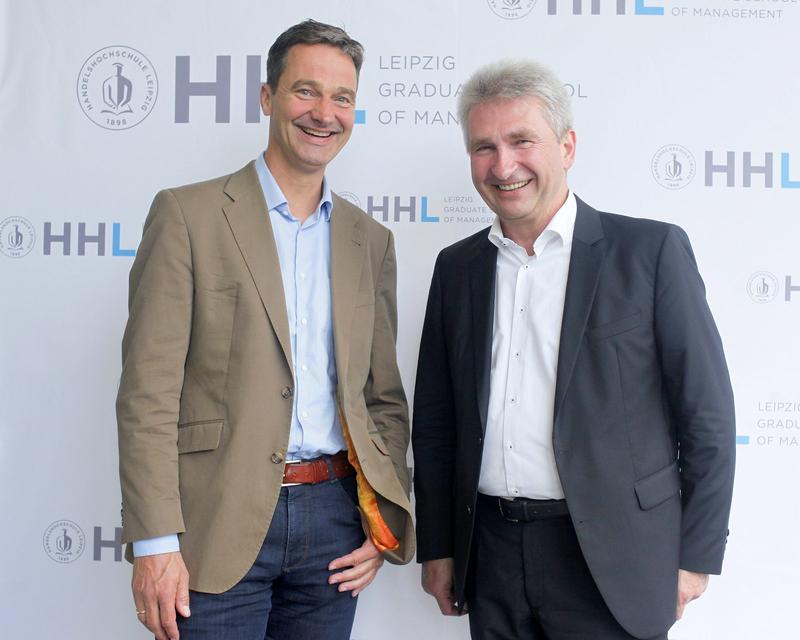 Während des 4. HHL International Investors Day: Prof. Dr. Andreas Pinkwart, Rektor der HHL (re.), mit Dr. Alex von Frankenberg, Geschäftsführer des High-Tech Gründerfonds. Fotoquelle: HHL.