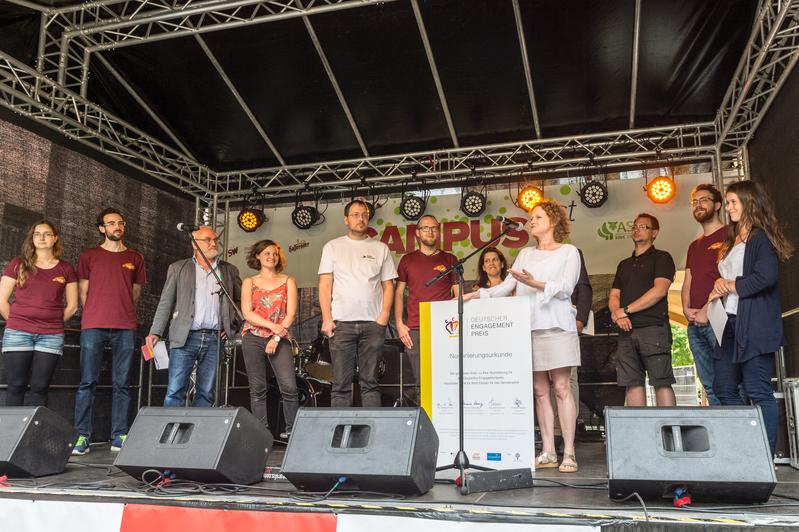 Nina Leseberg, Leiterin des Deutschen Engagementpreises, nominiert die Engagementpreis-Gewinner*innen für den Deutschen Engagementpreis