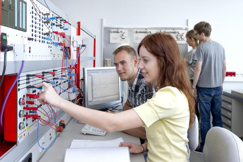 Studieren mit Vorkurs: Fachbereich Elektrotechnik und Informationstechnik der EAH Jena