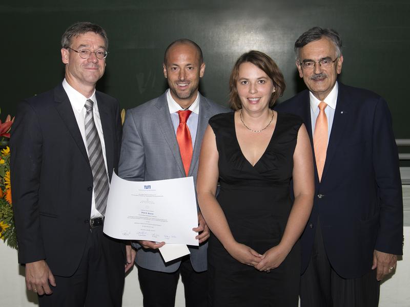 Prof. Kai-Olaf Hinrichsen, Prof. Dr. Phil S. Baran, Dr. Tanja Gulder, Prof. W.A. Herrmann (vlnr)  bei der Verleihung der Wilhelm Manchot-Forschungsprofessur 2017 am 6. Juli 2017 