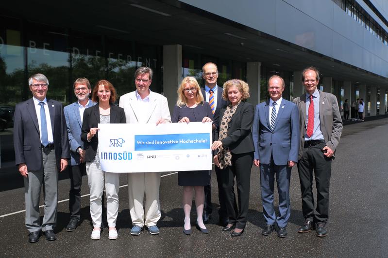 Hochschulen Biberach, Neu-Ulm, Ulm und Universität Ulm starten Verbundprojekt "InnoSÜD" mit 15 Millionen Euro.
