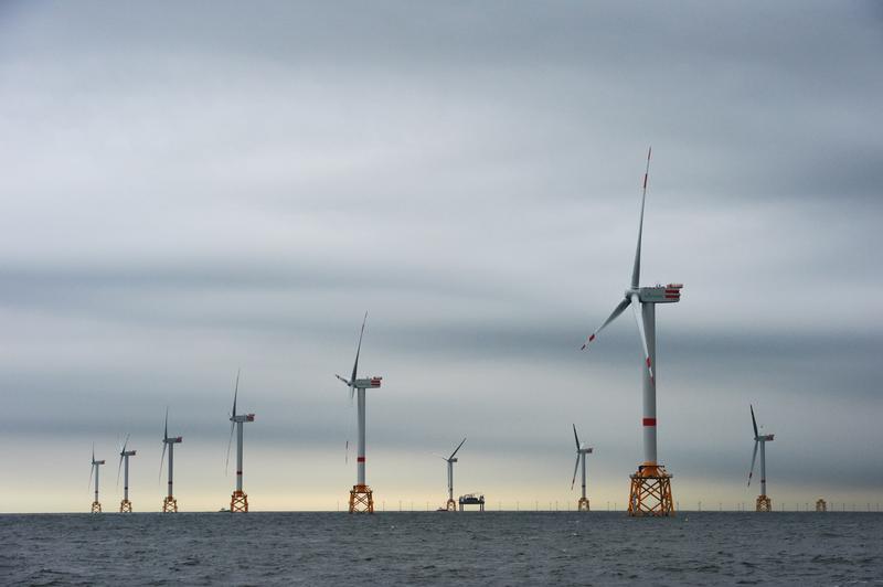 Nach Schätzungen des Bundesverbandes Windenergie machen Service und Wartung bis zu 25 Prozent der Kosten von Offshore-Windparks aus.