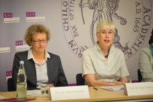 Die CAU-Vizepräsidentinnen Professorin Anja Pistor-Hatam (rechts) und Professorin Ilka Parchmann (links) stellten die Lehrqualitätsoffensive der Uni Kiel vor.