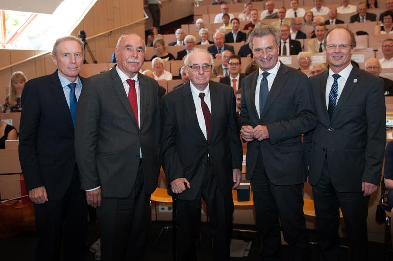 v.l.: Laudator Prof. Karl Joachim Ebeling, Ehrensenator Ivo Gönner, Ehrenbürger Prof. Detlef Bückmann, Festredner Günther Oettinger, Präsident Prof. Michael Weber 