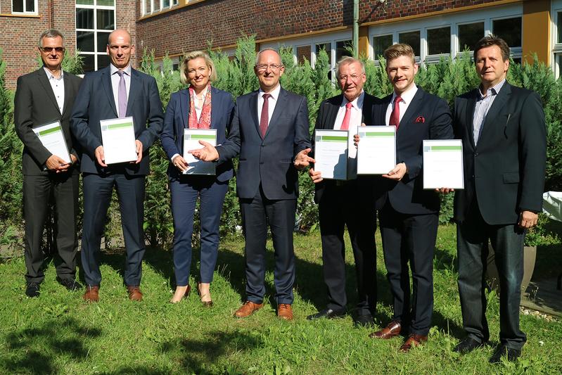 (v.l.): Prof. Dr. Gerd Moeckel, Prof. Dr. Matthias Stapel, Prof. Dr. Kirsten Hermann, Prof. Dr. Ottmar Schneck, Prof. Dr. Wolfgang Biegert, Prof. Dr. Christian Helmrich, Prof. Dr. Volker Steinhübel