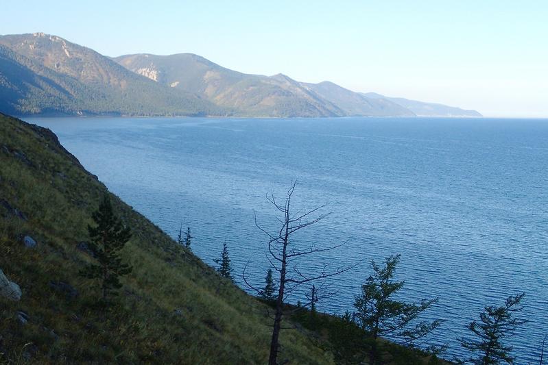 Der Baikal ist nicht nur der älteste und größte, sondern mit über 1.500 Metern auch der tiefste See der Erde. 