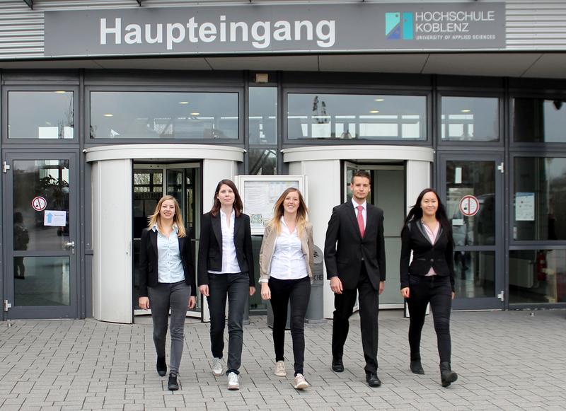 Die beteiligten Studierenden von links: Henrietta Rieken, Natalie Raczkowiak, Sabrina Heinrichs, Stefan Hoffmann, Jennifer Derichs.