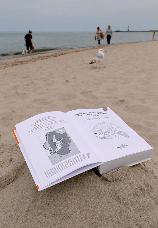 About 4000 highly detailed plates illustrate the large amphipod species inventory of the Baltic Sea region. Moreover, the book contains many species never before extensively described and illustrated.