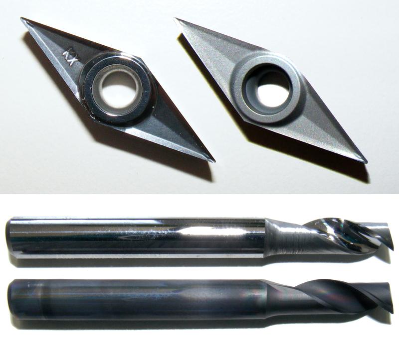 Mit dem neu entwickelten Verfahren können inzwischen Hartmetall-Werkzeuge vorbehandelt und beschichtet werden; Wendeschneidplatte (oben) und Fräser (unten).
