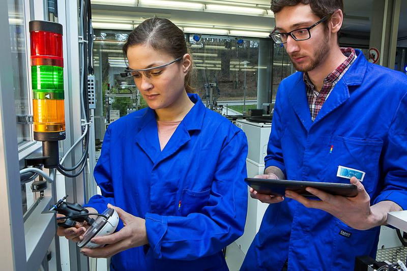FIND - Die effiziente Vernetzung von Komponenten, Anlagen und Assistenzsystemen in der Smart Factory bedarf eines intelligenten Netzwerkmanagements.