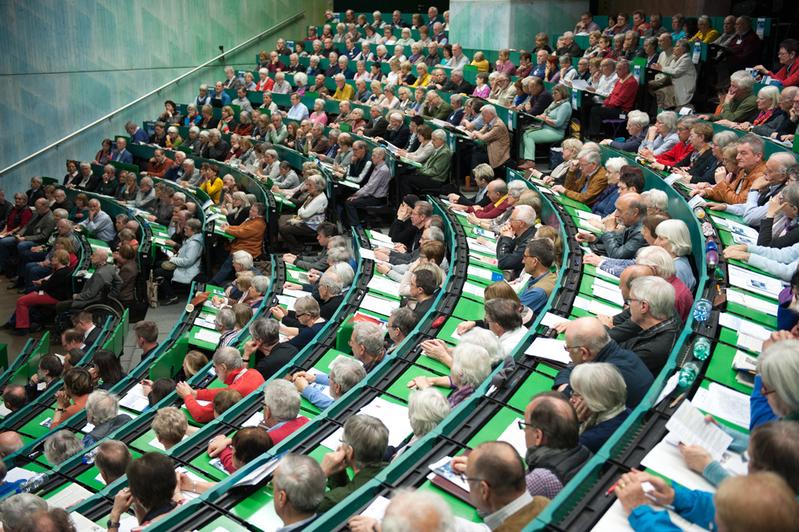 Voll besetzter Hörsaal bei der Eröffnung der Frühjahrsakademie 2017