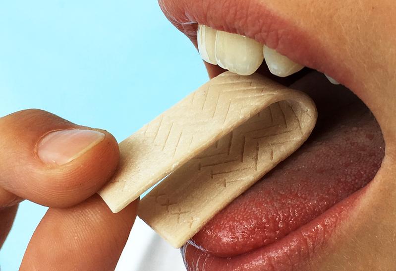 Researchers from the University of Würzburg are working on a chewing gum that is capable of detecting oral inflammation. 