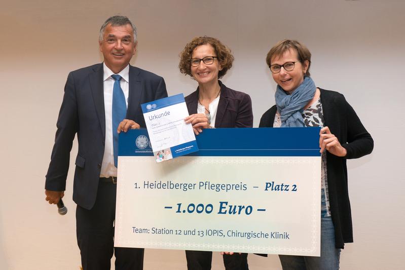 Über Platz 2 freuten sich Martina Konrad (li.) und Angelika Brobeil von der kardiochirurgischen und interdisziplinären Intensivstation in der Chirurgischen Universitätsklinik.
