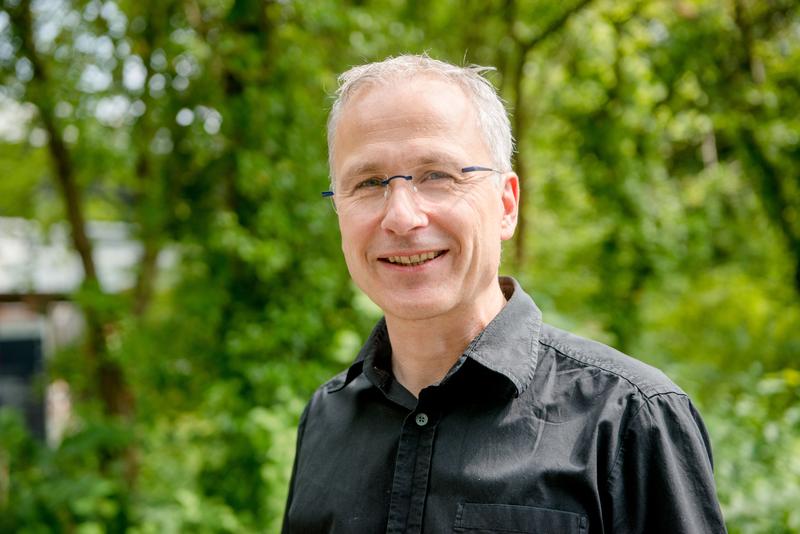 Wie Riechen und Emotionen zusammenhängen, untersuchte Boris Suchan mit seinem Team mittels Kernspintomografie.
