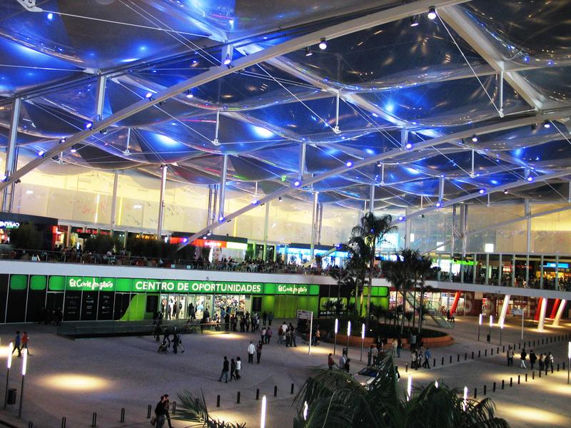 Visualisierung des „Dolce Vita Shopping Complex“ in Lissabon, mit ETFE Membrandachelementen, jedes Dachelement kann dabei wahlweise mit Solarzellen oder elektrochromen Folien ausgestattet werden