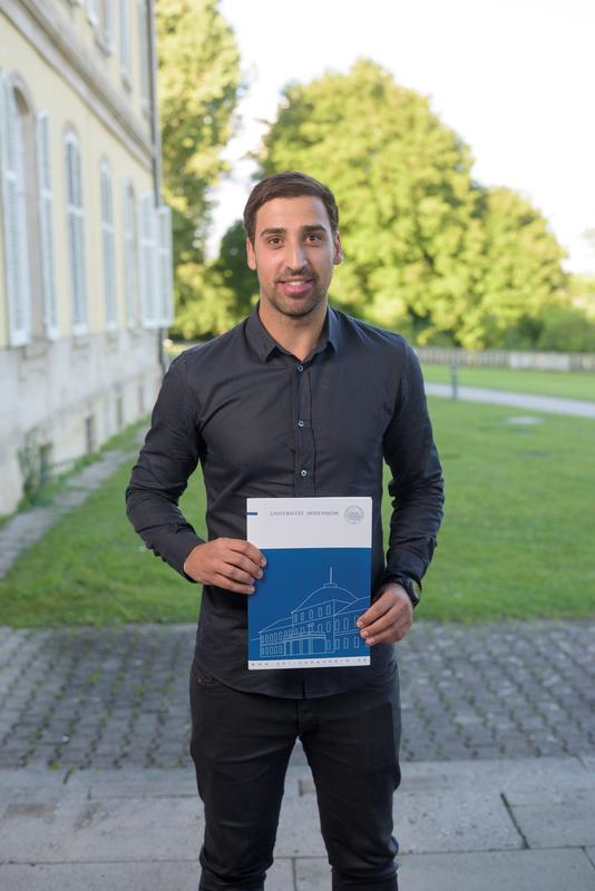 Denny Khedira - bester Master-Absolvent 2016 im Studiengang Management an der Universität Hohenheim