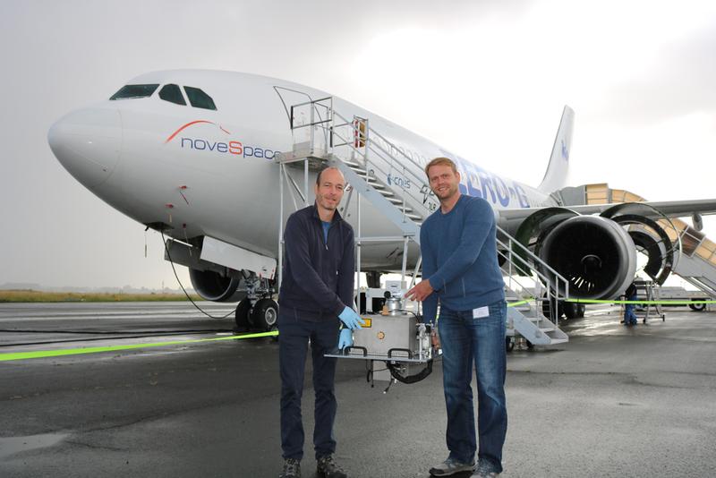 Prof. Dr. Jens Günster from BAM and Thomas Mühler, PhD student from Clausthal University of Technology, preparing for their experiments on board of the zero-G plane. 