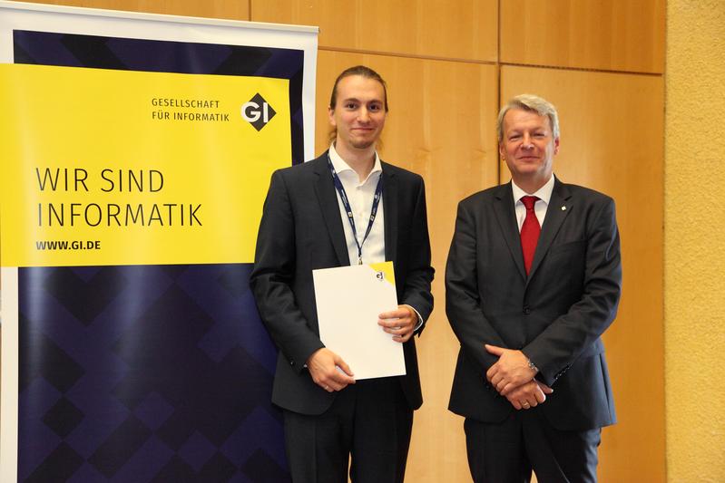Dissertationspreisträger Sebastian Wild und GI-Präsident Prof. Dr. Peter Liggesmeyer