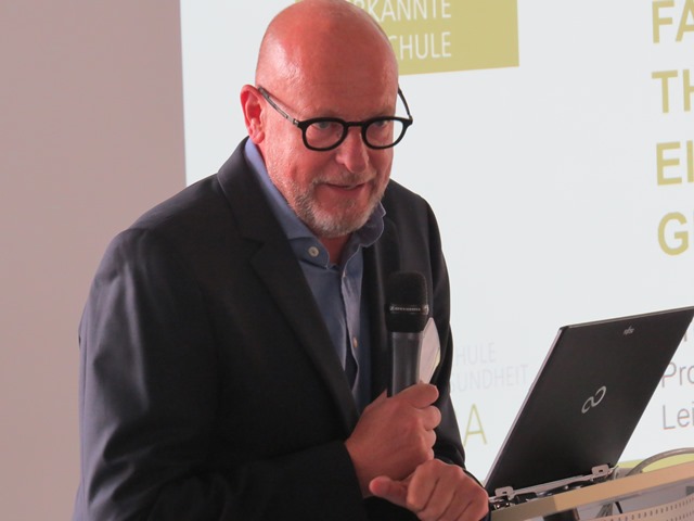 Prof. Dr. Volker Maihack nannte in seinem Gastvortrag mögliche Lösungsansätze