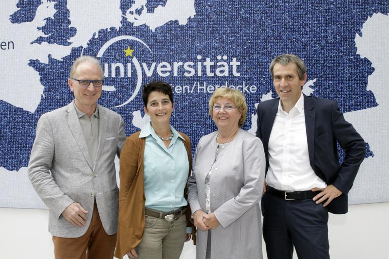 Prof. Dr. Stefan Wirth, Barbara Steffens, Prof. Christel Bienstein, Prof. Dr. Martin Butzlaff (v.l.)