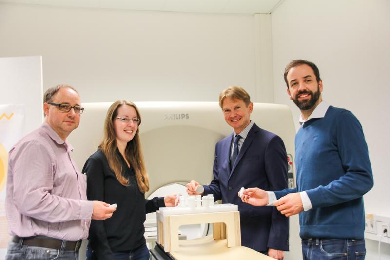 Von links: Wolfgang Görtz von MR:comp, Projektingenieurin M.Sc. Karina Schuller (OTH Amberg-Weiden), Projektleiter Prof. Dr. Ralf Ringler (OTH Amberg-Weiden) und Dr. Jörg Seehafer von MR:comp