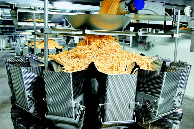 Ein Anwendungsszenario im Projekt KIPro aus der Lebensmittelindustrie: hier in der Pommes-frites-Produktion bei Projektpartner Agrarfrost (Wildeshausen).