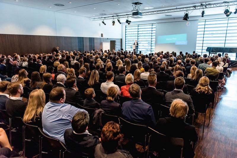 Im Oktober startete auch für die Freshmen der deutschsprachigen Bachelorstudiengänge an der Cologne Business School das Semester und sie wurden feierlich im Kölner Rautenstrauch-Joest-Museum begrüßt.