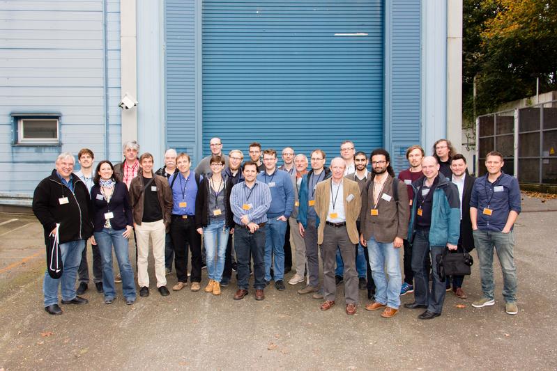 Die Mitglieder des jetzt gegründeten MADMAX-Forschungsverbundes am DESY in Hamburg, dem Standort des künftigen Experiments.