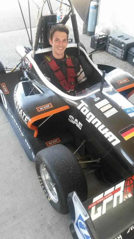 Bei seinem Studienaufenthalt an der Oregon State University in den USA baute er im „Formula Student Team“ GFR (Global Formula Racing) an einem Rennwagen mit.