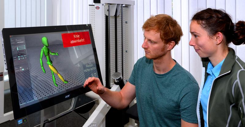 Trainingsevaluierung: Nach der Therapie können Therapeut und Patient gemeinsam die Übung am Feedbackdisplay auswerten und Trainingsempfehlungen ableiten. 
