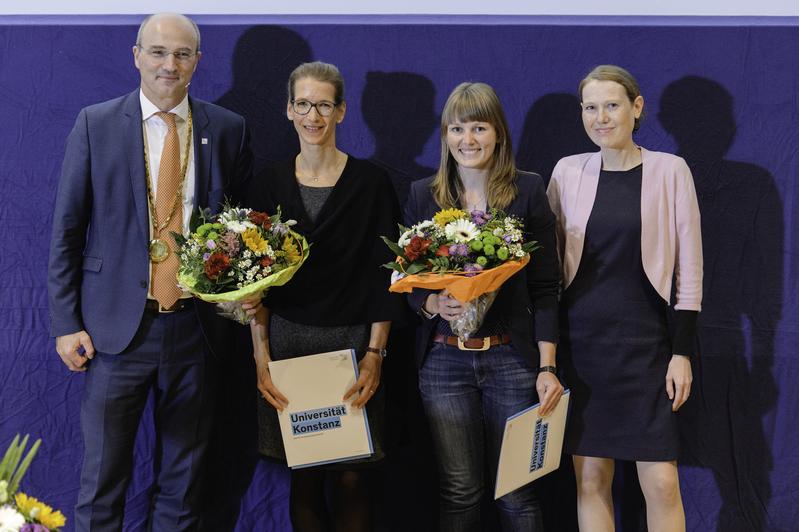 (v.l.) Prof. Dr. Ulrich Rüdiger (Rektor der Universität Konstanz), Dr. Johanna Fiess, Ilka Buchmann, Lisa Friedrich-Schmieder (Vorstandvorsitzende der Stiftung Schmieder)