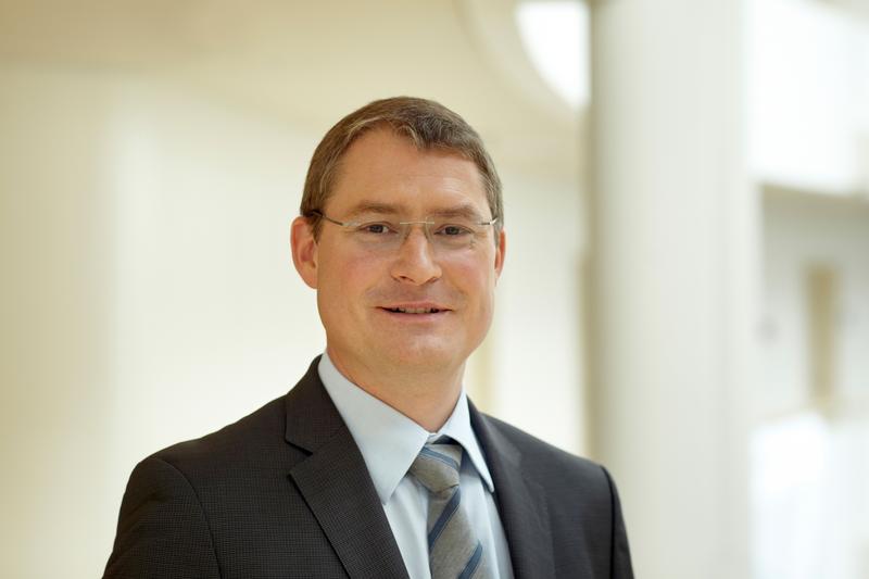 Prof. Dr. Tom A. Rüsen