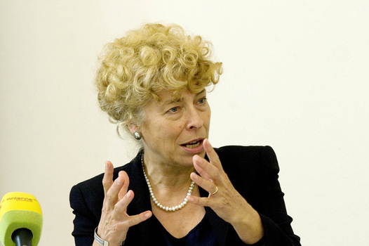 Gesine Schwan ist Präsidentin und Mitgründerin der HUMBOLDT-VIADRINA Governance Platform gGmbH.