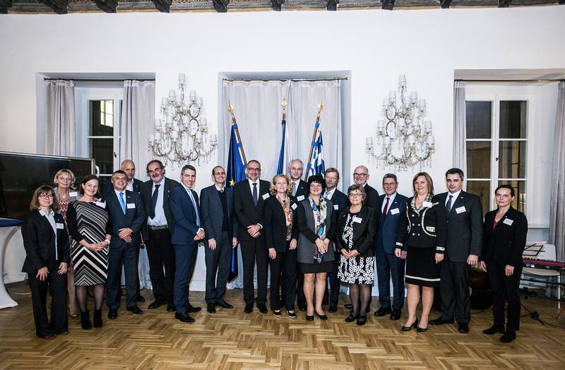 Austausch zwischen Hochschule Bayern und der Tschechischen Hochschulrektorenkonferenz in der Repräsentanz des Freistaats Bayern in der Tschechischen Republik.