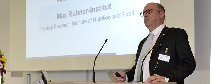 Prof. Pablo Steinberg opens the MRC
