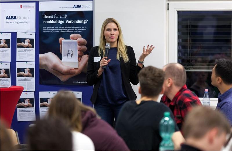 Vivien Kreipe von der ALBA Group bei der Career Week 2017 an der HWR Berlin