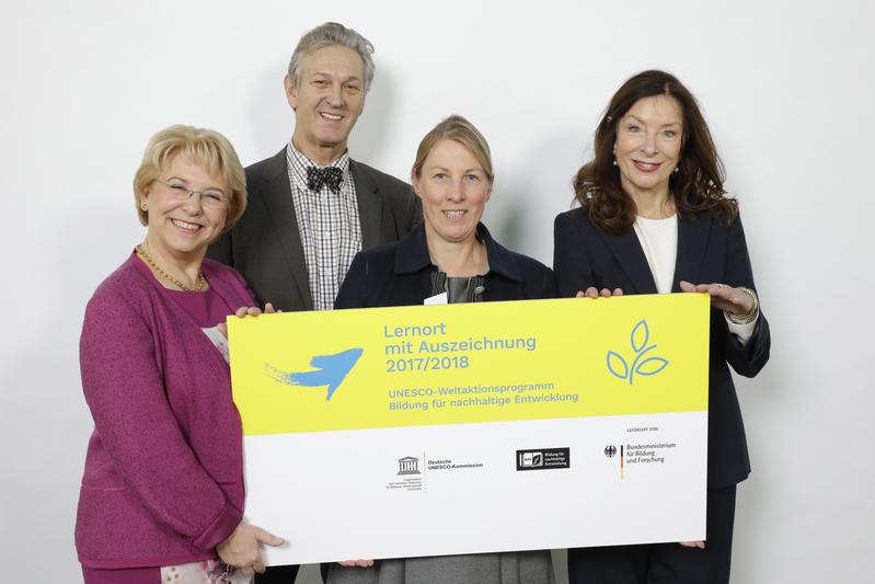 Dr. Silke Kleihauer nahm den Preis für die Hochschule Darmstadt entgegen.