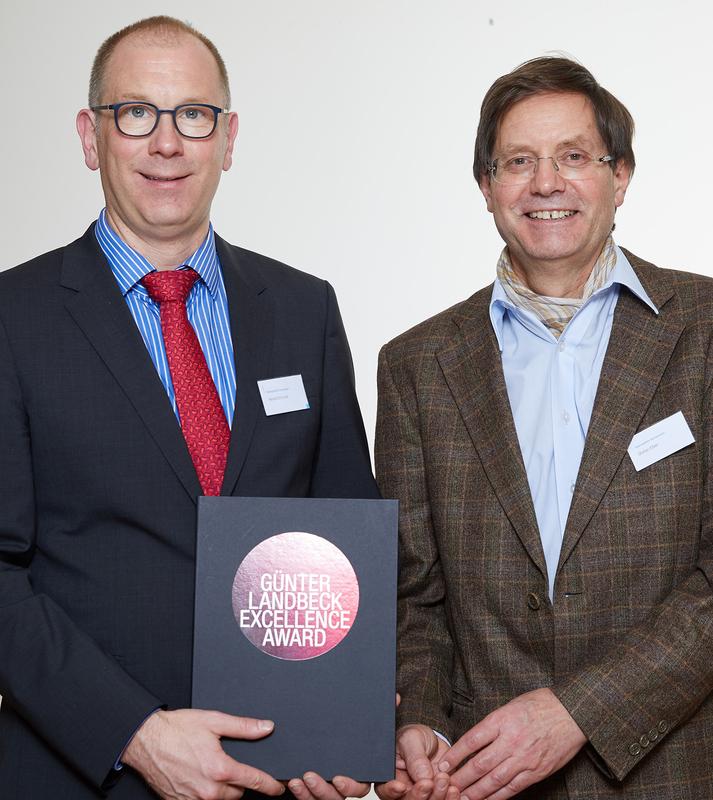 GLEA-Preisträger Prof. Harald Schulze (links) zusammen mit dem Münchener Kinder- und Jugendarzt Prof. Eber, über den die jungen Patienten für die jetzt ausgezeichnete Studie rekrutiert wurden.