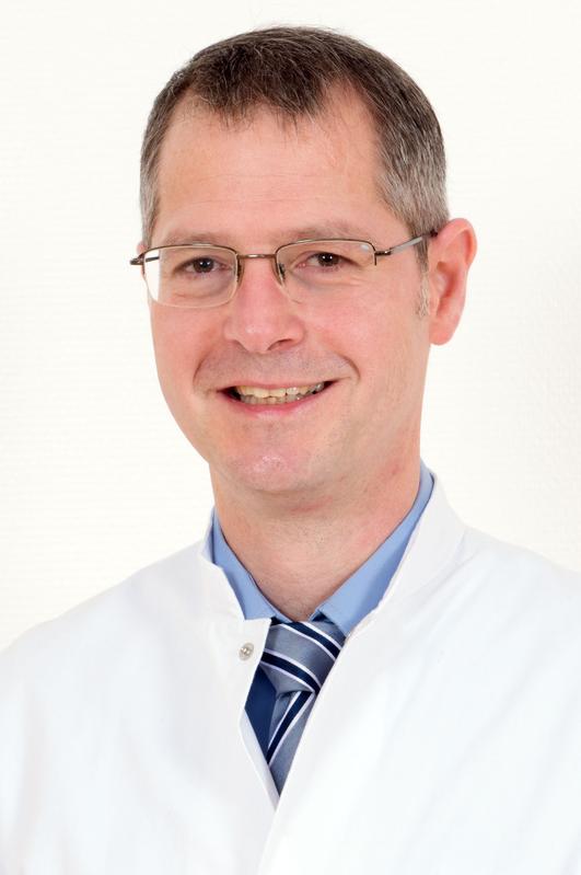 Prof. Dr. Ardawan Julian Rastan, neuer Direktor der Klinik für Herz- und thorakale Gefäßchirurgie am Universitätsklinikum Marburg.