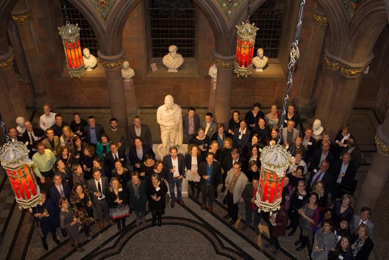 Teilnehmende des wissenschaftlichen Teils der U!REKA-Konferenz in der Scottish National Portrait Gallery.