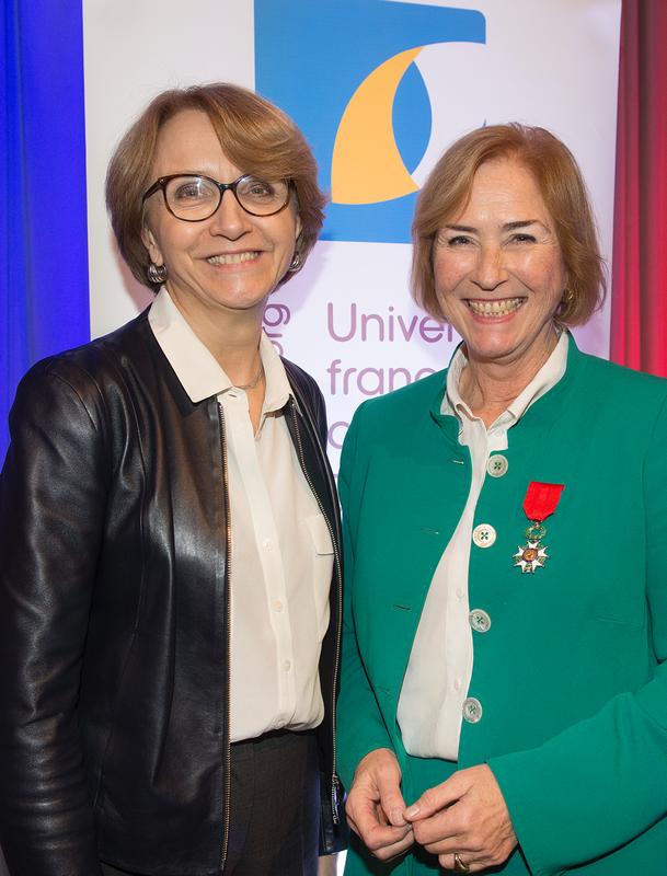 Die französische Botschafterin, Frau Anne-Marie Descôtes, und DFH-Präsidentin Patricia Oster-Stierle (v.l.n.r.) 
