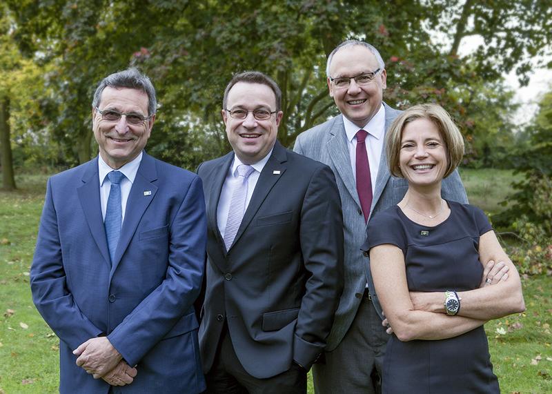 Prof. Dr. Dieter Bryniok, neuer Vizepräsident für Forschung und Transfer (li.) mit Hochschulpräsident Prof. Dr. Klaus Zeppenfeld, Kanzler Karl-Heinz Sandknop und Vizepräsidentin Prof. Susanne Lengyel