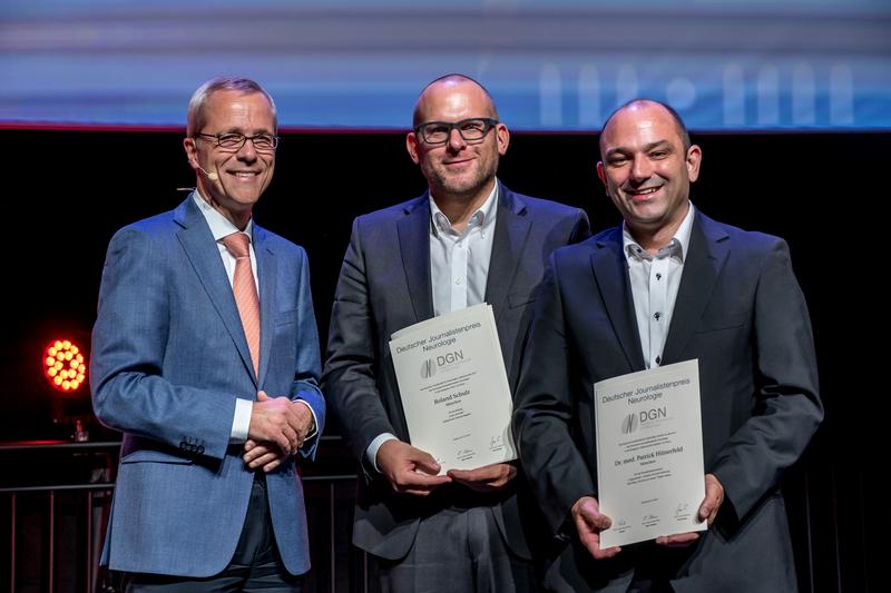 V.l.n.r.: DGN-Präsident Prof. Dr. Gereon R. Fink und die beiden Gewinner des Deutschen Journalistenpreises Neurologie 2017 Roland Schulz (SZ Magazin) und Dr. Patrick Hünerfeld (ARD)